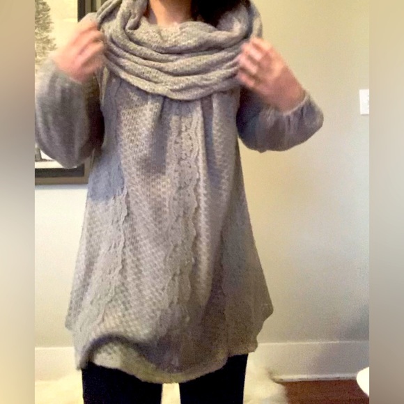 Sweaters - Adorable boutique brand sweater